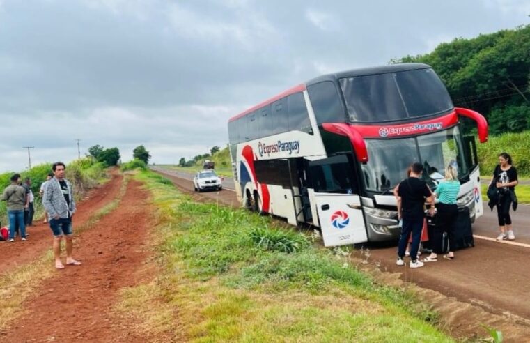 Paraguayos varados en Brasil dicen que luego de pedir auxilio de las autoridades se envió otro colectivo