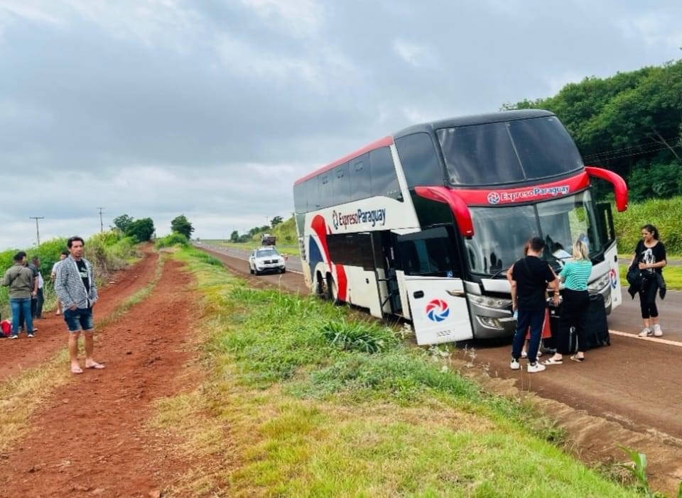 Paraguayos varados en Brasil dicen que luego de pedir auxilio de las autoridades se envió otro colectivo