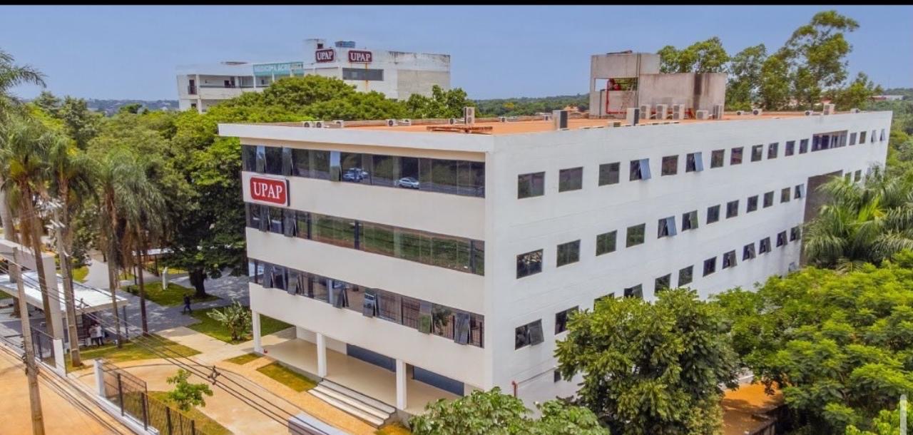 Alumnos de medicina de la UPAP estan hartos de tanta espera para la titulación de la carrera